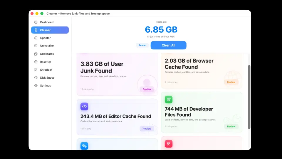DeepCleanMac dashboard showing detailed storage breakdown across 200+ hidden system locations with recoverable space highlighted